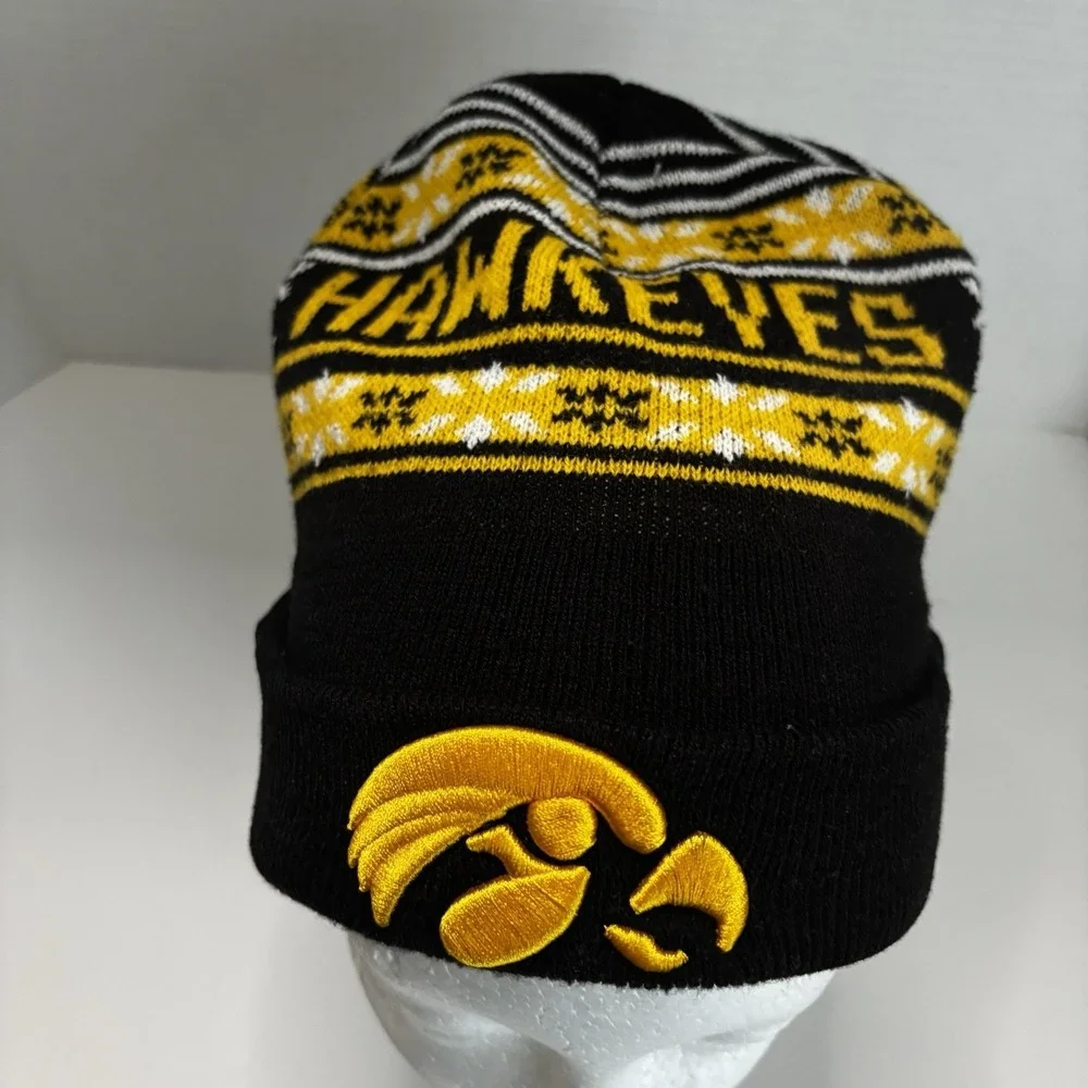 Iowa‎ Hawkeyes Beanie Black Yellow Embroidered Logo Front Back Knit Warm